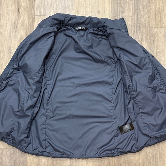 North Face lightweight puffer jacket - Picture 3 of 6